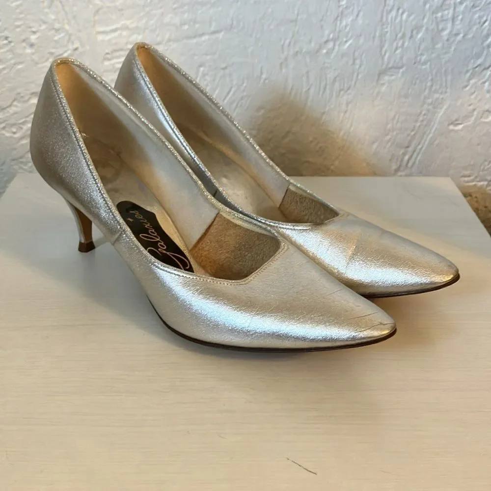 Vintage mid-century silver pumps